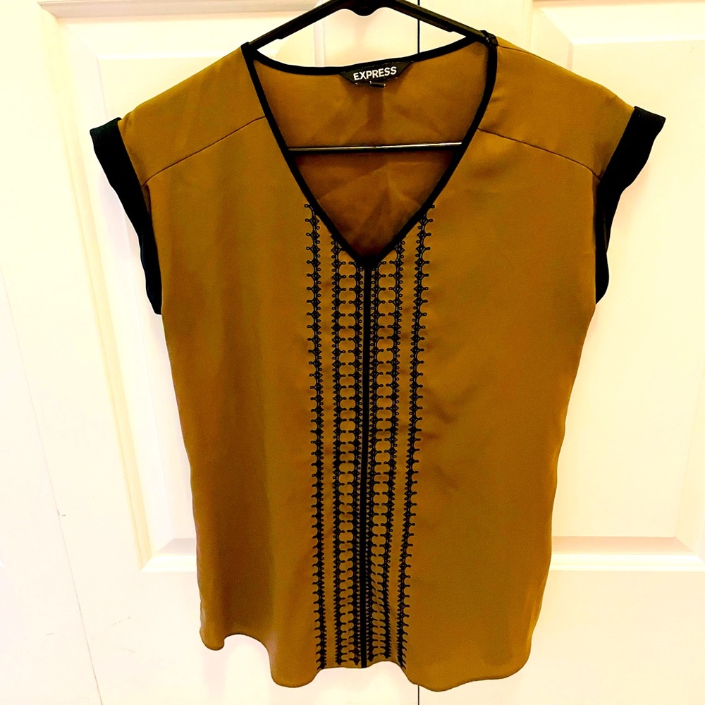 🫒 Express Olive & Black Cap Sleeve Soft Top